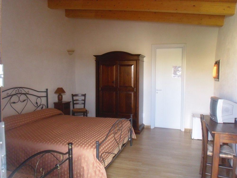 Bio-Agriturismo Masseria La Palombara Salve Buitenkant foto
